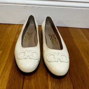 Salvatore Ferragamo Vintage Flats White Size 6